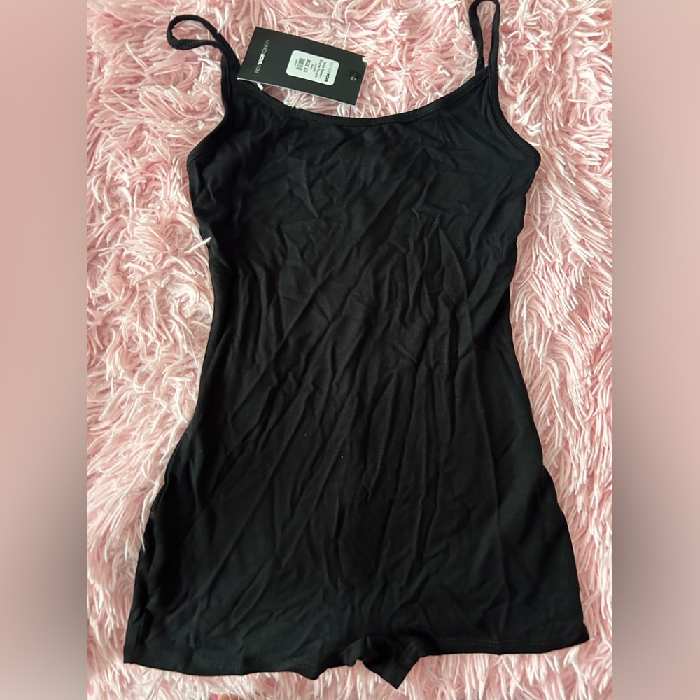 xs black tight romper🖤